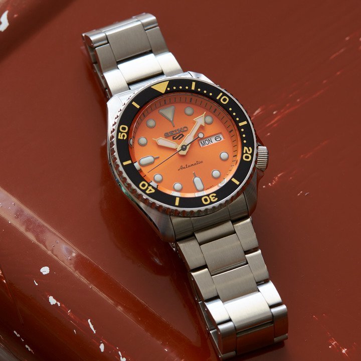 Seiko 5 Sports SRPD59K1 · Automático naranja