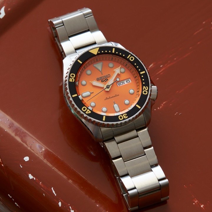 Seiko 5 Sports SRPD59K1 · Automático naranja
