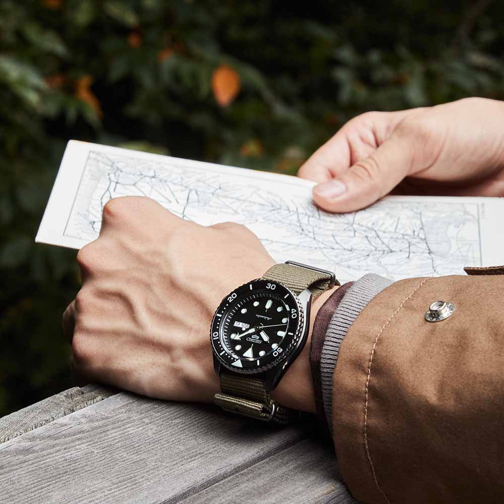 Seiko 5 Sports SRPD65K4 · Automatic Black